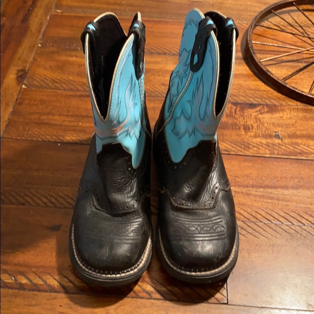 Justin cowboy boots. turquoise & black size 9